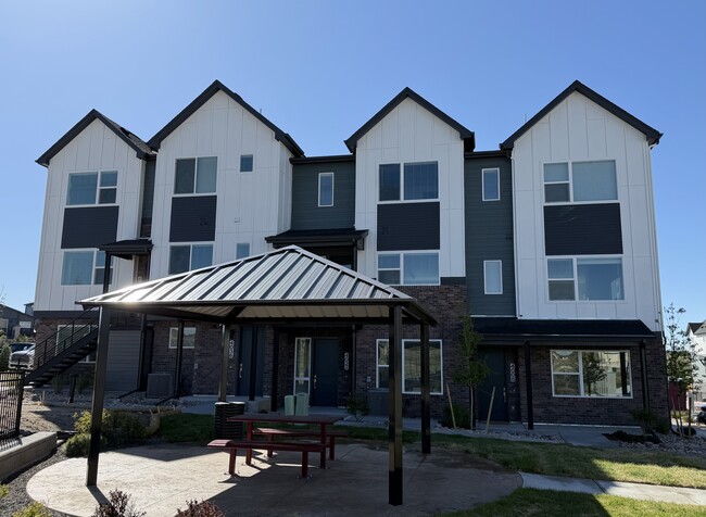 Photo - 4050 Ascend Grv Townhome
