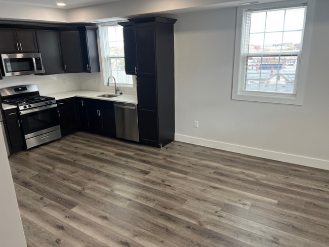 Building Photo - 369 Haverhill St