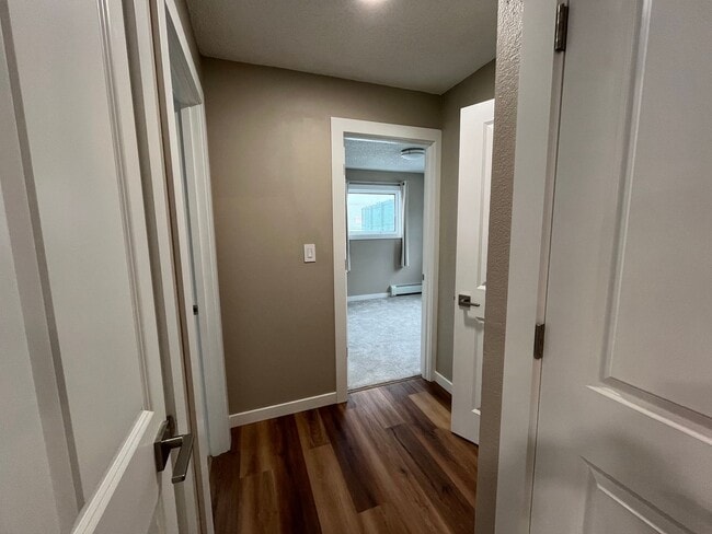 Building Photo - Remodeled 2 Bedroom in Third Addition