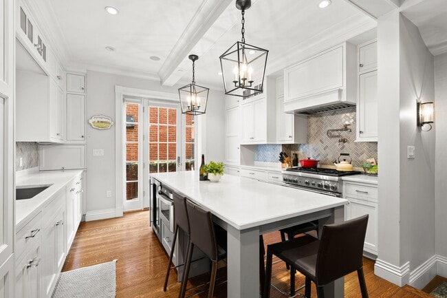 Photo - 7 Acorn St House