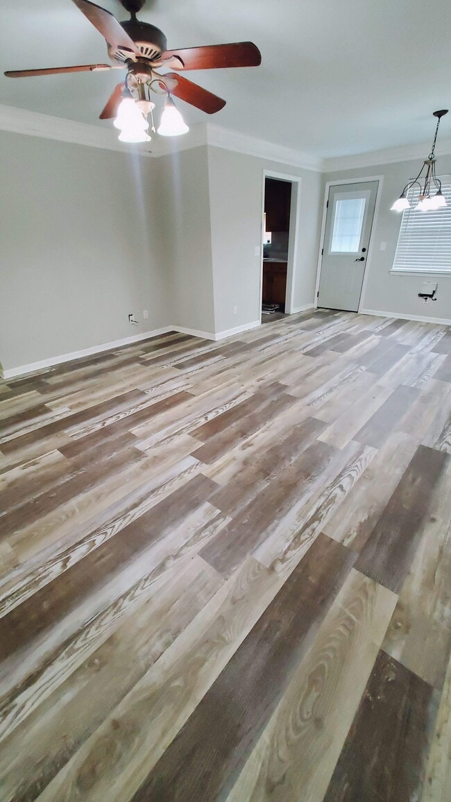 Foto del edificio - 1126 Lenny Ln