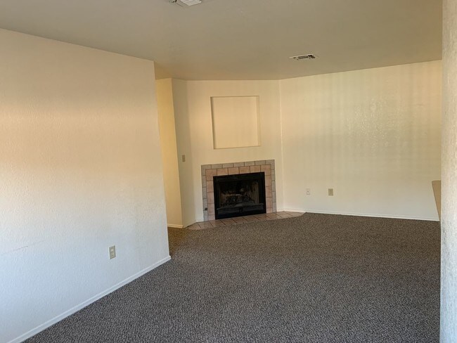 Foto del edificio - Tenant turner