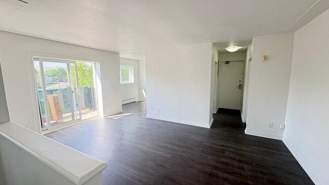 Building Photo - 792 Hughson St