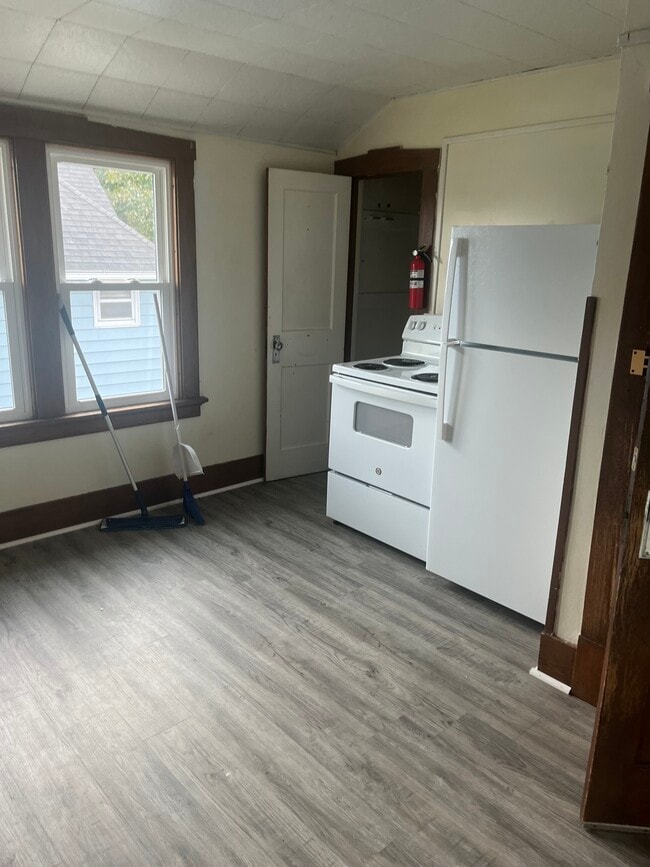 new appliances - 2007 14th St