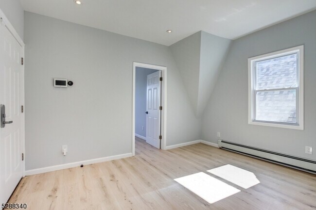 Foto del edificio - 34 Millington Ave