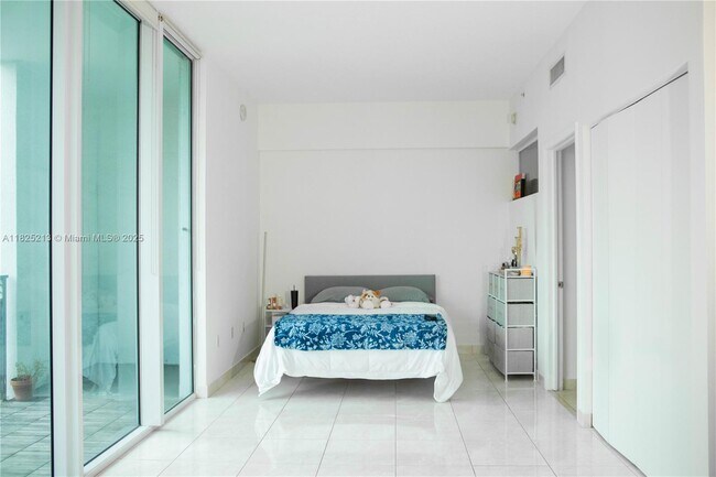 Foto del edificio - 350 NE 24th St