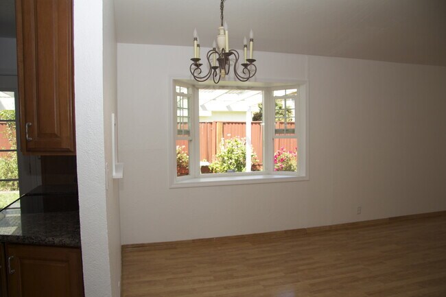 Foto del edificio - 43293 Sweetwood St