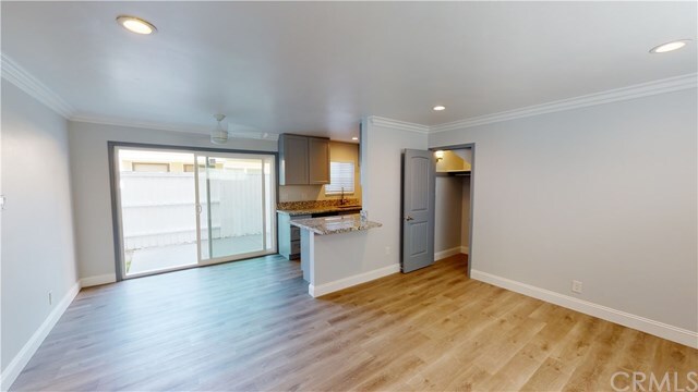 Primary Photo - 1236 W Balboa Blvd