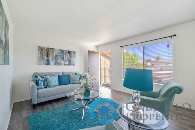 Foto del edificio - 4523 Winona Ave