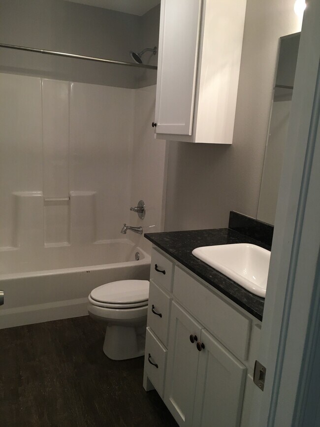 Foto del edificio - 102 W Speer Ave