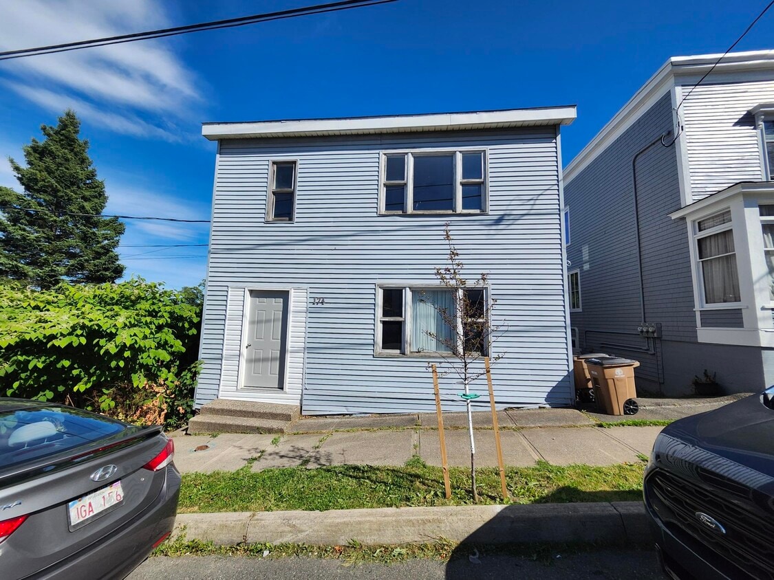 Primary Photo - 174 Guilford St
