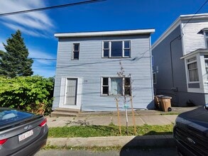 Building Photo - 174 Guilford St