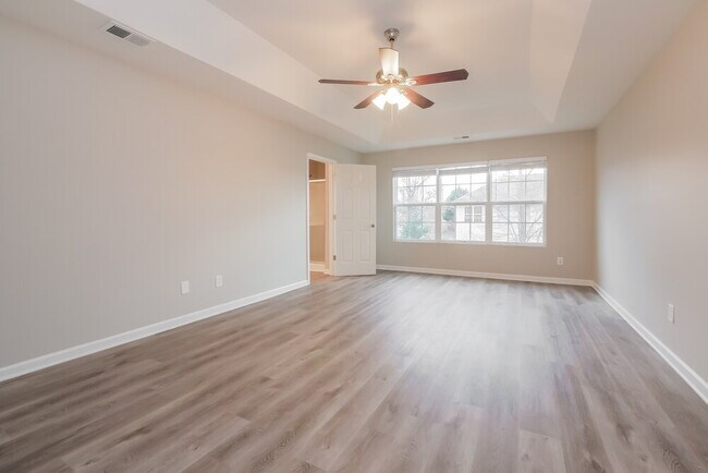 Foto del edificio - 298 Summit View Dr