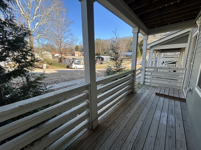 Building Photo - 222 Jasmine Row