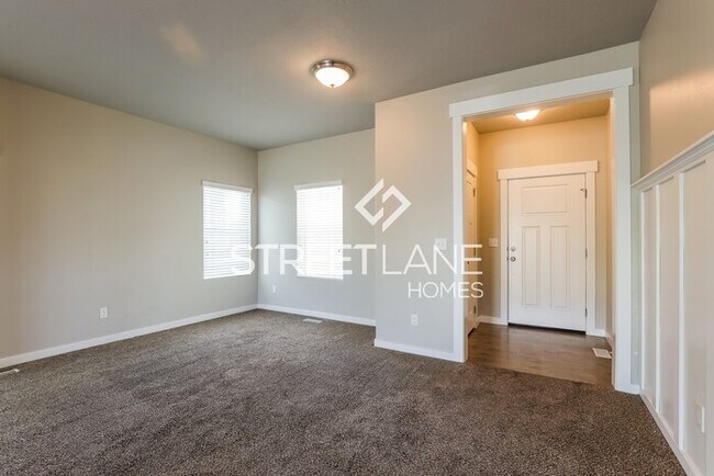 Foto del edificio - Now offering first full month's rent FREE!!