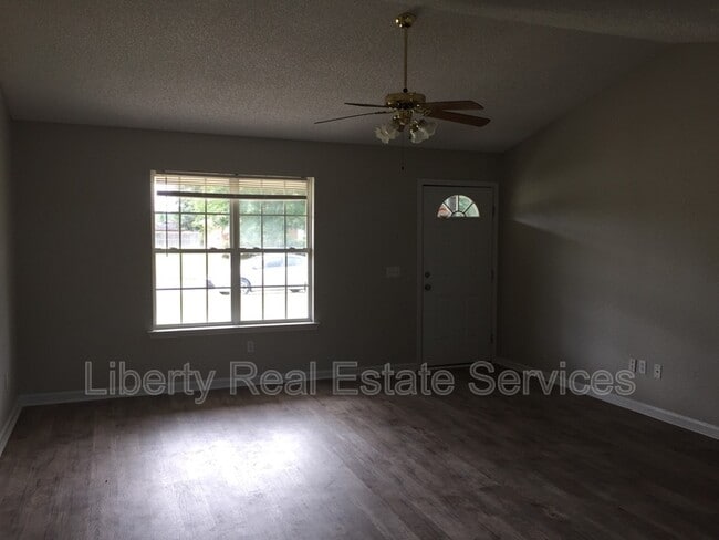 Building Photo - 936 Poppleton Dr