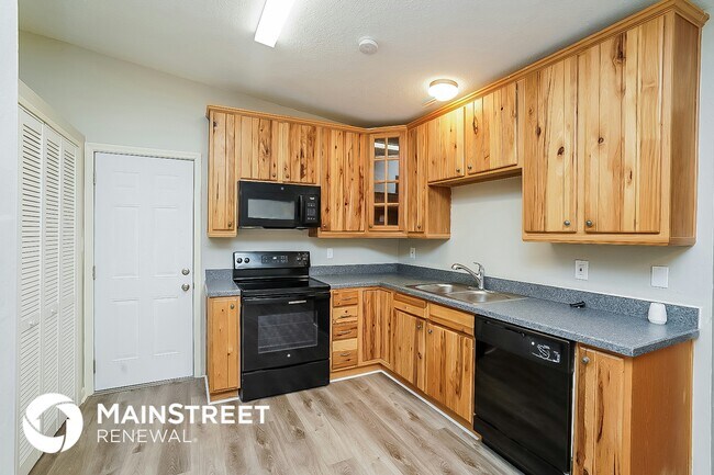 Building Photo - 1301 Wood Ave