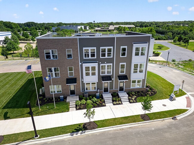 Building Photo - 2635 Lohan Wy