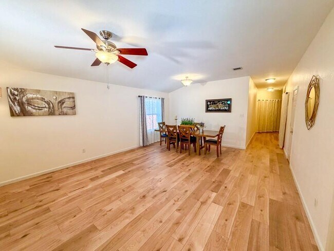 Foto del edificio - 3230 Arroyo Bluff Ln