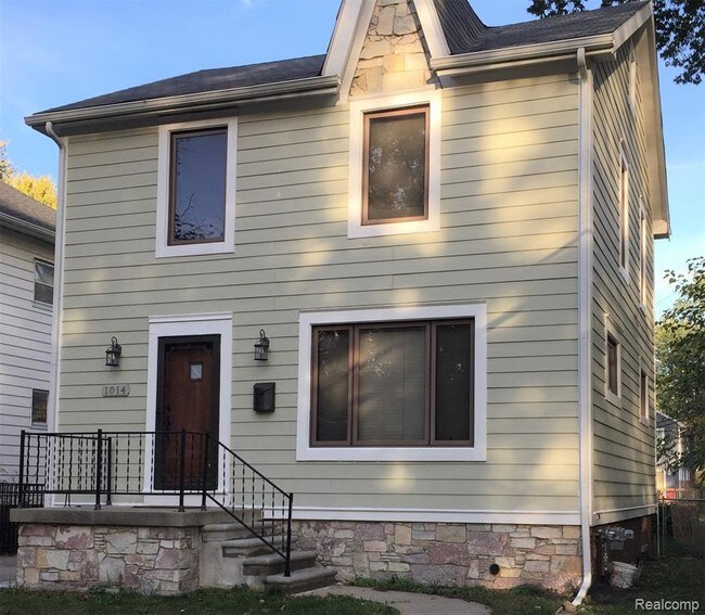 Foto del edificio - 1014 N Alexander Ave