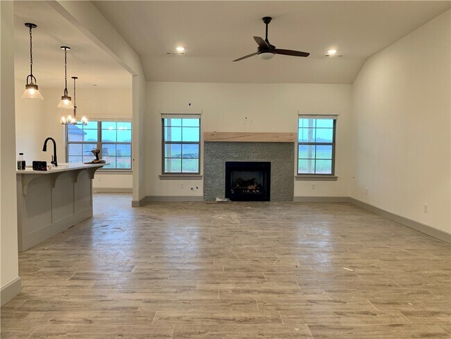 Foto del edificio - 1100 Tracey Ln