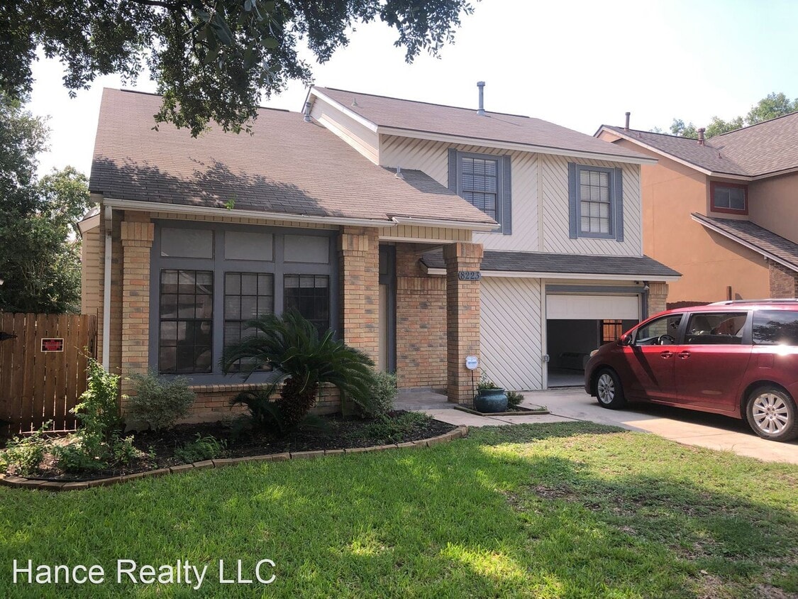5 br, 3 bath House 8223Cooks Pt House Rental in San Antonio, TX