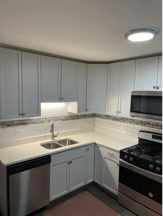 Foto del edificio - 2712 W Division St