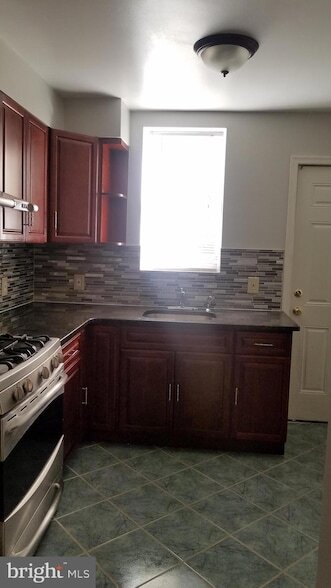 Building Photo - 2547 S Mildred St