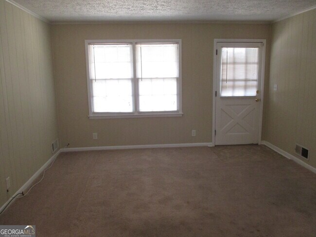 Foto del edificio - 8247 Spillers Dr SW