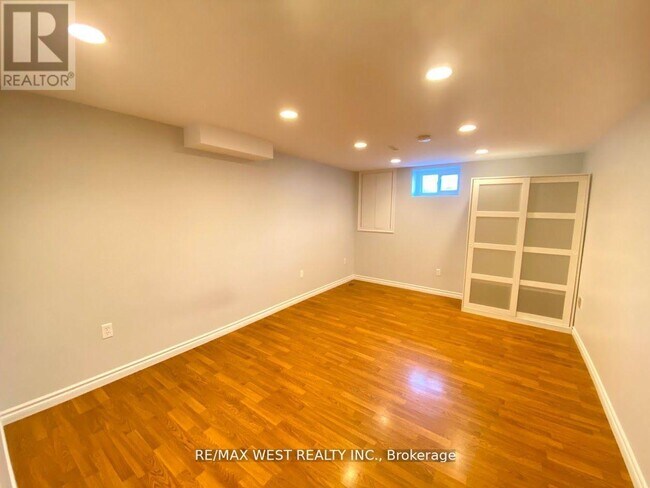 Photo du bâtiment - 20 Britannia Ave