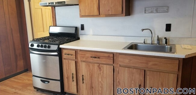 Building Photo - 105 Buttonwood St