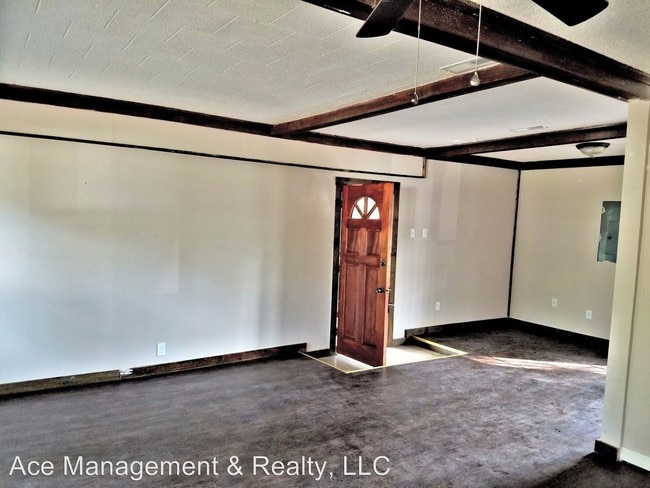 Building Photo - 3 br, 1 bath House - 108 Hillside Dr SW