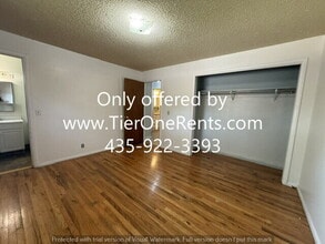 Building Photo - 3865 W Rawhide Dr
