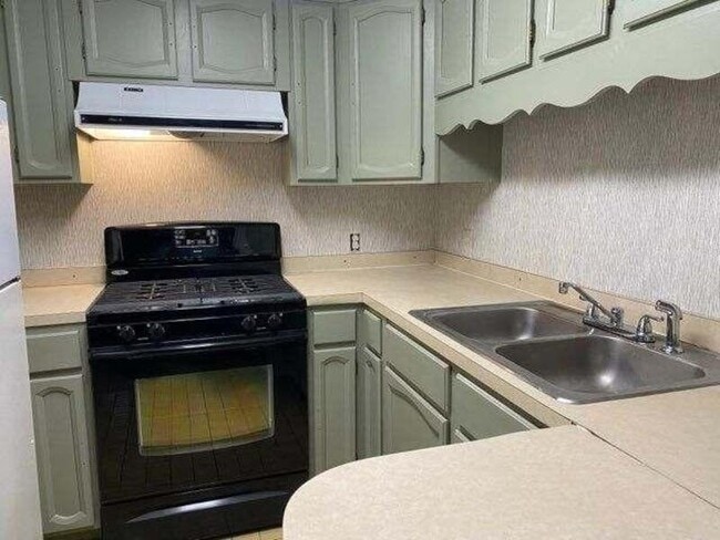 Photo - 2072 E Roxboro Rd NE Apartment