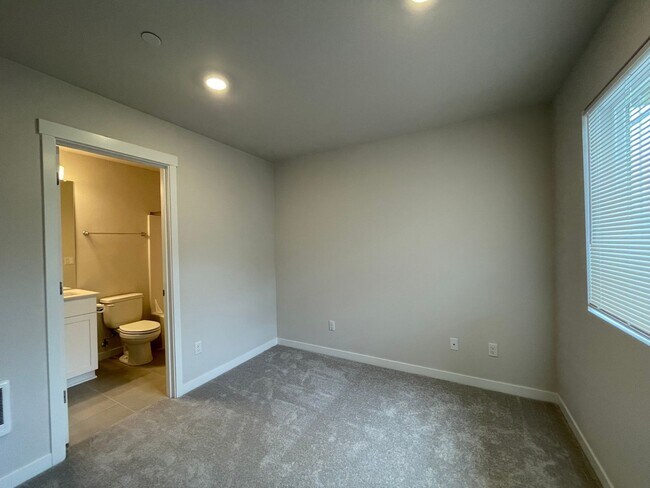 Building Photo - Brand New 2024 Build in the Bethany Crossing Neighborhood ~ 3Bd/3Ba - Washer/Dryer and Single Car...