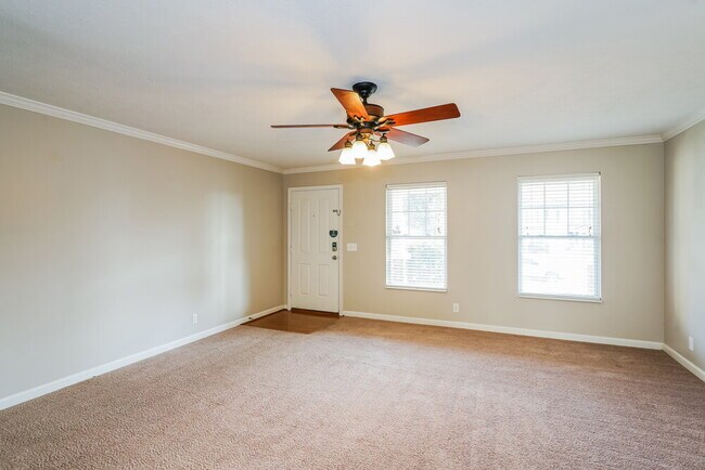 Building Photo - 3137 Hidden Creek Dr