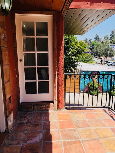 Foto del edificio - 1534 1/2 Allesandro St