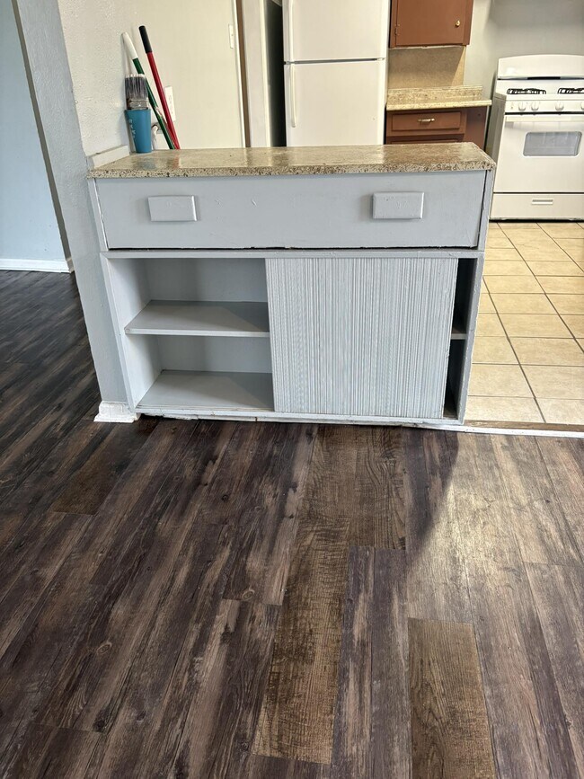 Foto del edificio - 2125 Kingsdale Dr