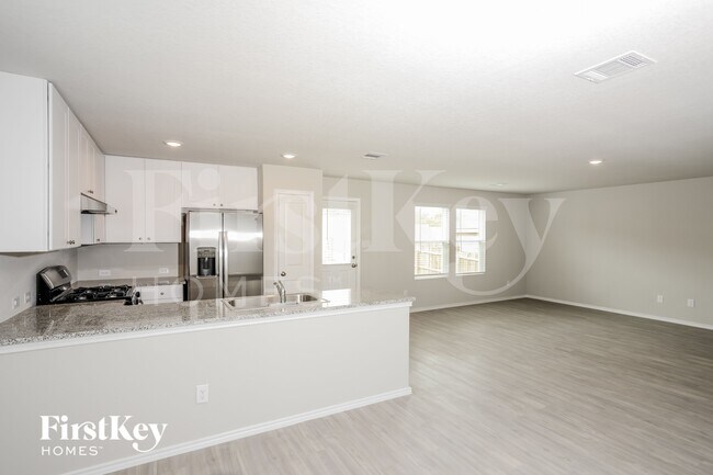 Foto del edificio - 6441 Cotton Ridge