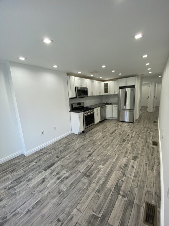 Foto del edificio - 744 Decatur St