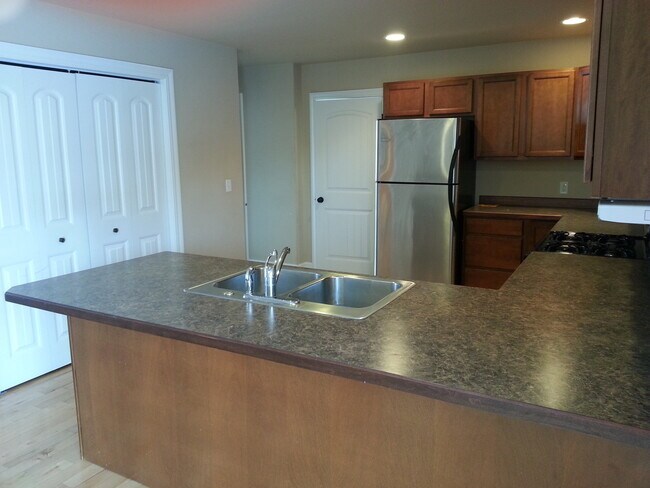 Foto del edificio - Lovely 3 Bedroom Single Level House- Close...