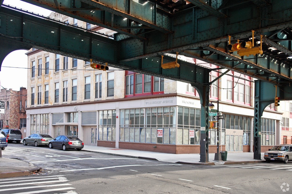 Primary Photo - 1013 Broadway
