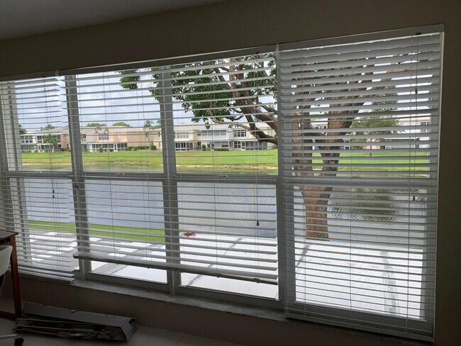 Foto del edificio - 1450 NW 18th Ave