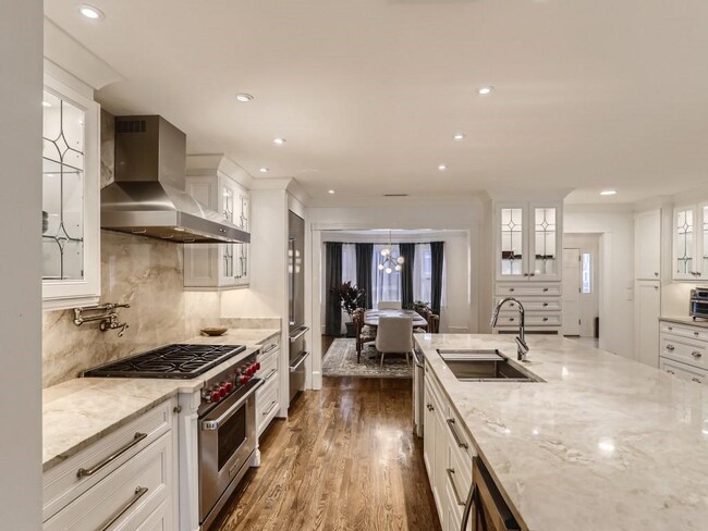 Building Photo - 5379 Trentham Dr