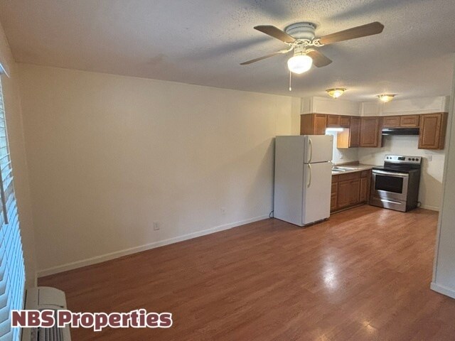 Foto del edificio - 867 North Gallaher View Rd NW