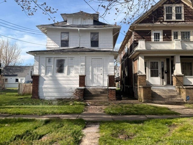 Foto del edificio - 2020 Forest Ave