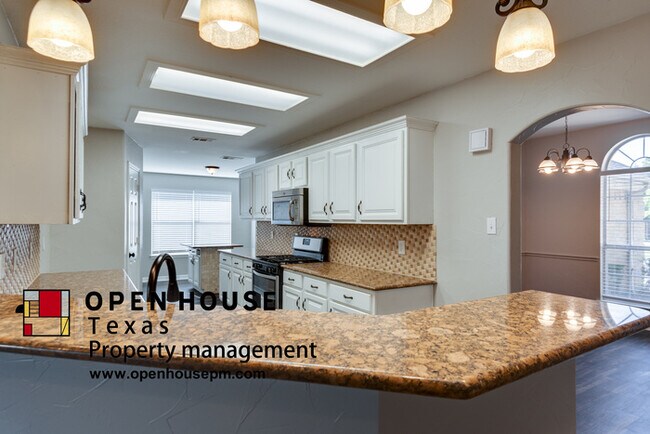 Foto del edificio - 6321 Pierce Arrow Dr, Arlington