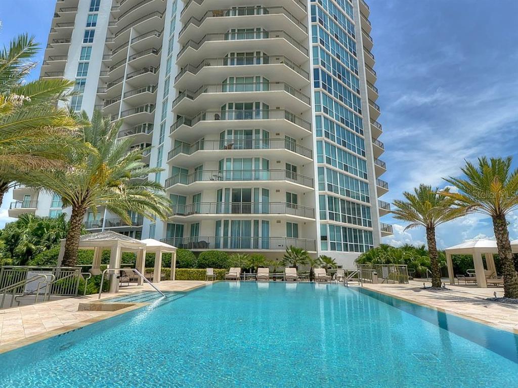 Foto principal - 450 Knights Run Ave