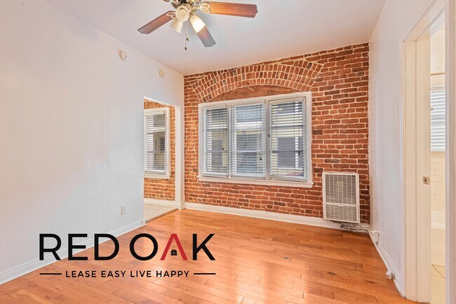 Foto del edificio - ~2 Months FREE~ Charming Studio with Expos...