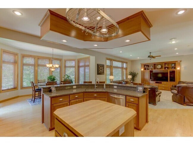 Foto del edificio - 2058 Valley Creek Ln